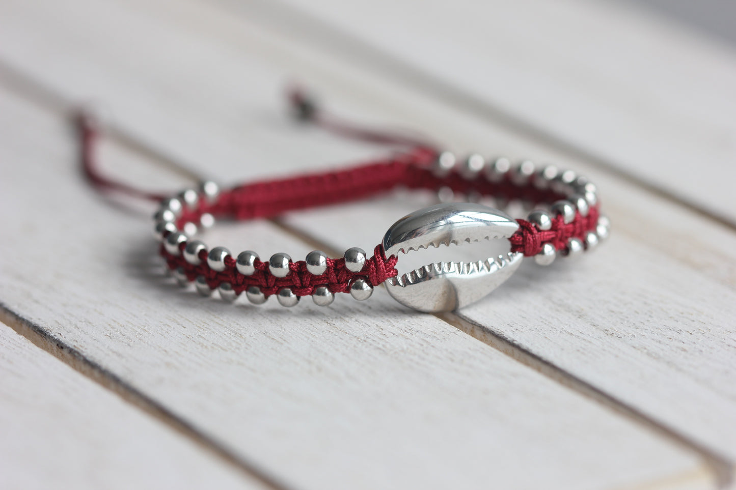 Red Shelly Bracelet, Shell Bracelet, Silver Beaded Bracelets, Minimal Silver Bracelet, Silver Jewelry, Minimal Bracelets