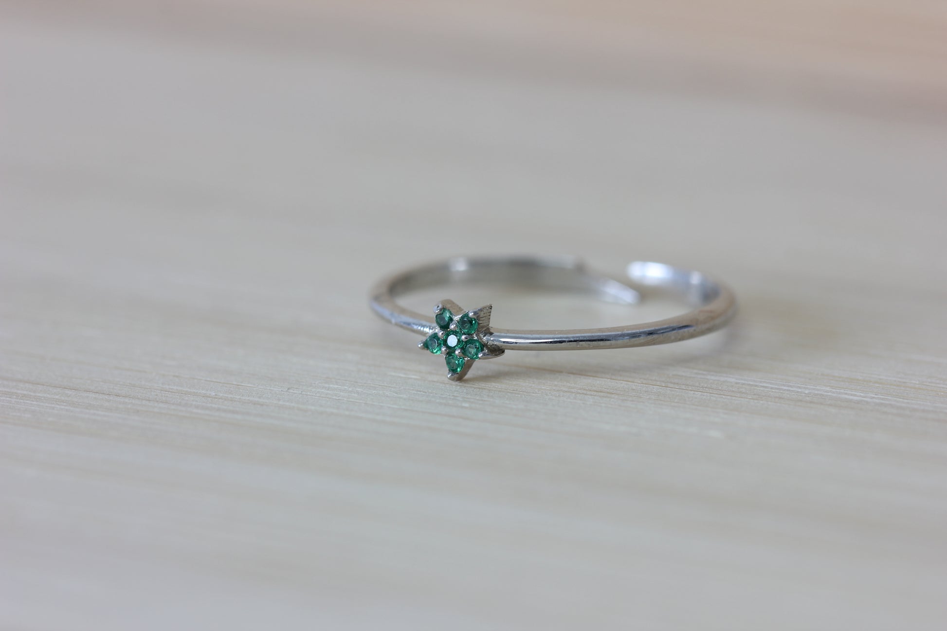Zircon Green Star Ring
