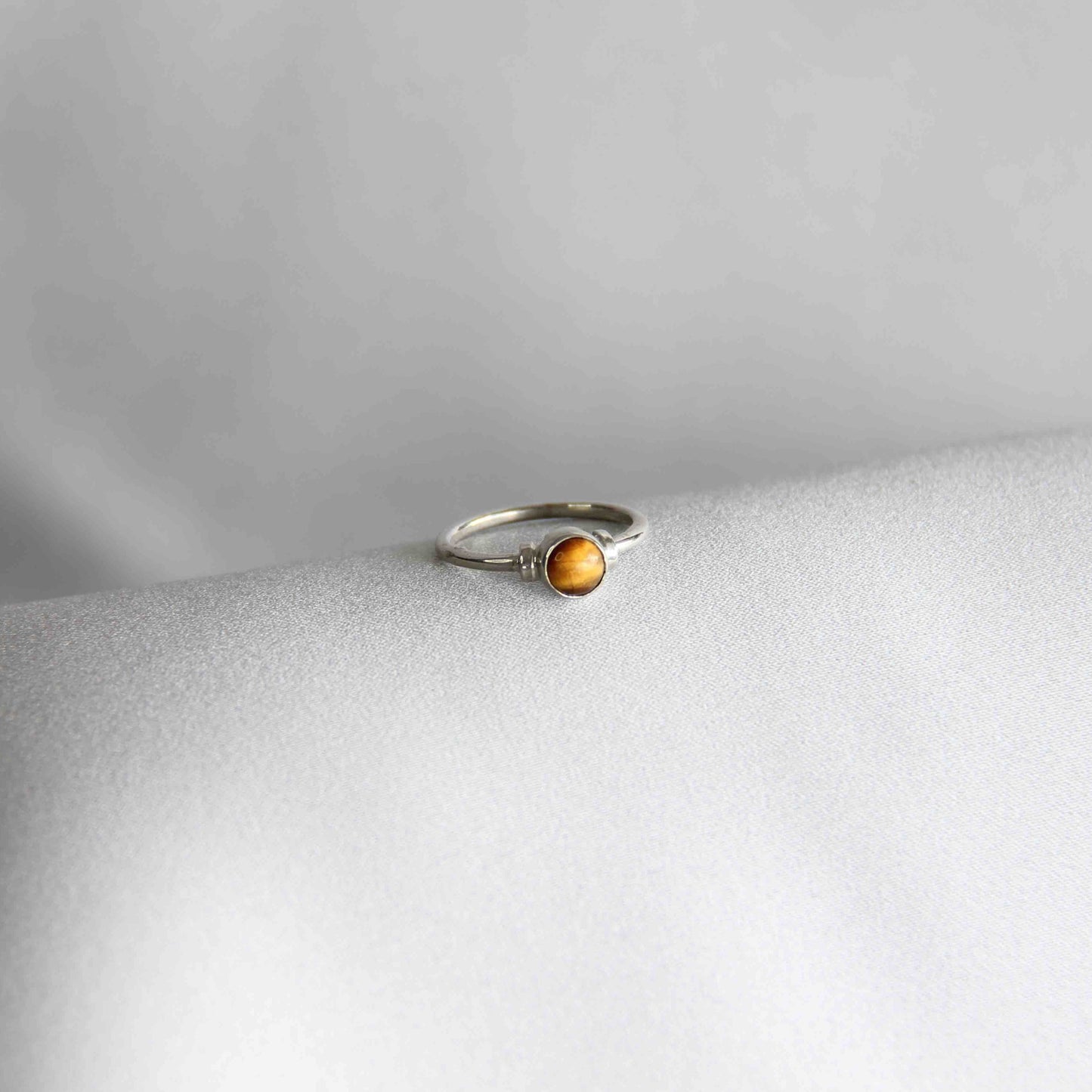 925 Sterling Silver Band Ring with Tiger's Eye Gemstone